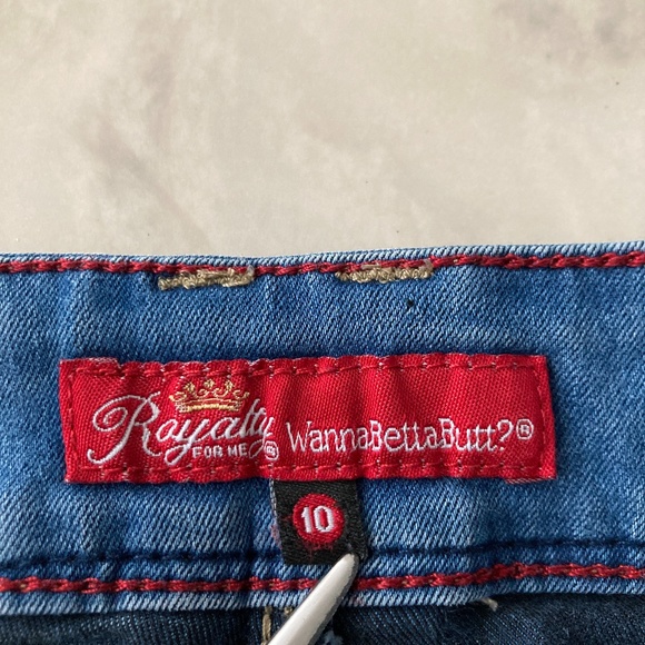 Ankle length butt-lift jeans - Women - Picture 5 of 10